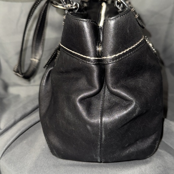 COACH F13732 Woman’s SOHO Pleated Black Leather Shoulder Bag Tote Purse - Picture 8 of 13